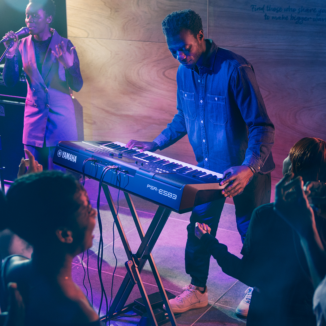 Yamaha PSR-E583 - Keyboard PSRE583_KV_stage_1080-1080px